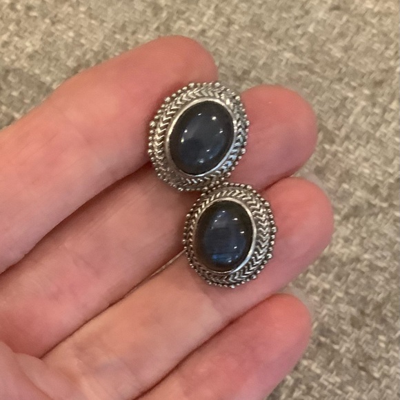 Malagasy Labradorite Solitaire Stud Earrings. NWT - Picture 2 of 5